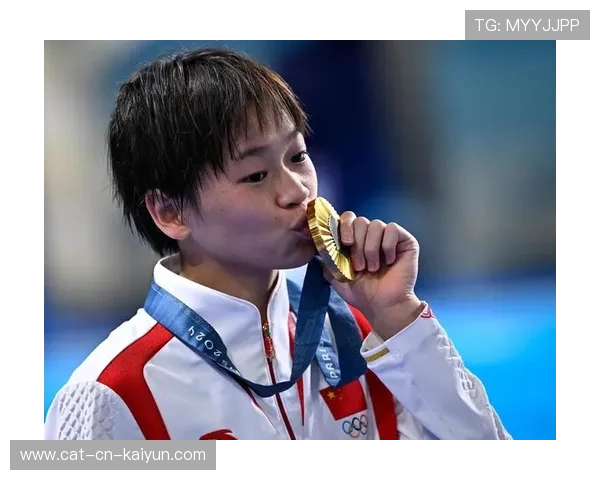 中国跳水队动作同步度惊人拿下高分