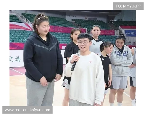 俱乐部公开训练日吸引媒体与球迷到场观摩